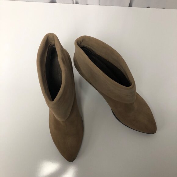 Lana Taupe Ankle Boots Womens Size 10M Leather Upper Cuffed Heeled Shoes - Picture 4 of 9